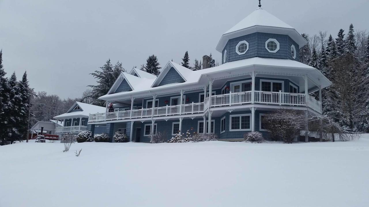 La Maison Bleue Du Lac Wallace Coaticook Exterior photo