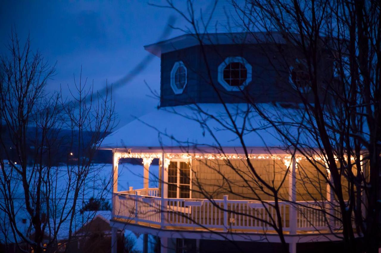 La Maison Bleue Du Lac Wallace Coaticook Exterior photo